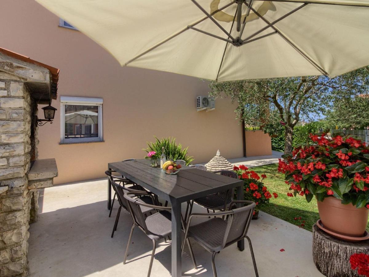 Spacious Holiday Home In Peroj With Private Pool Exterior foto